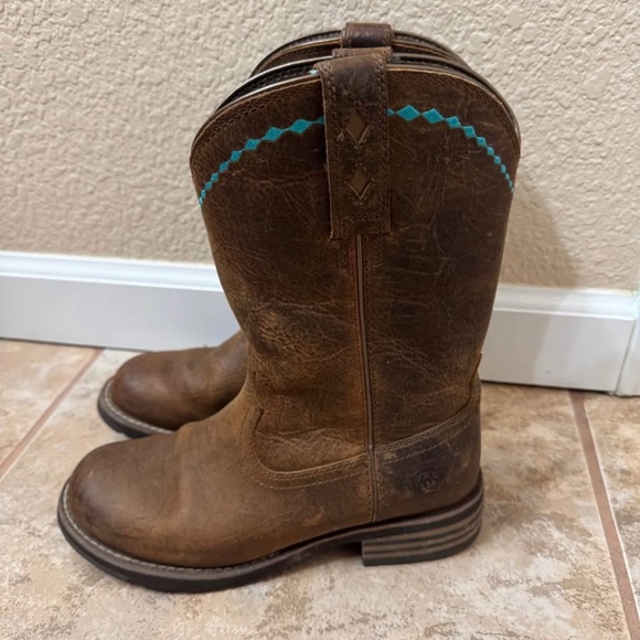 Ariat boots - Picture 3 of 6